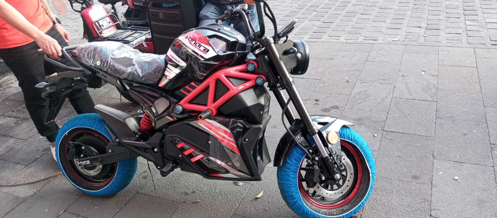 Moto 4