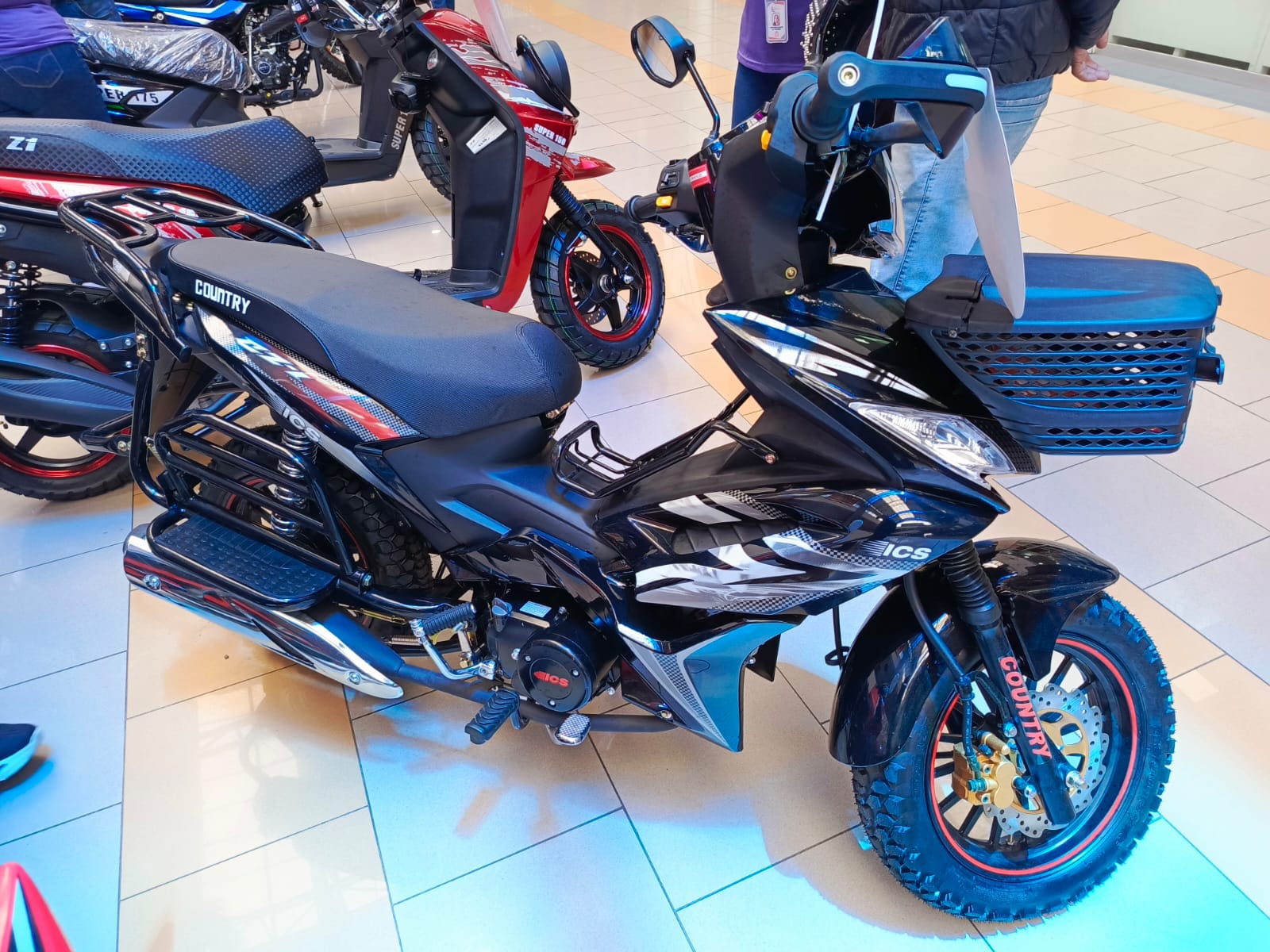 Moto 10